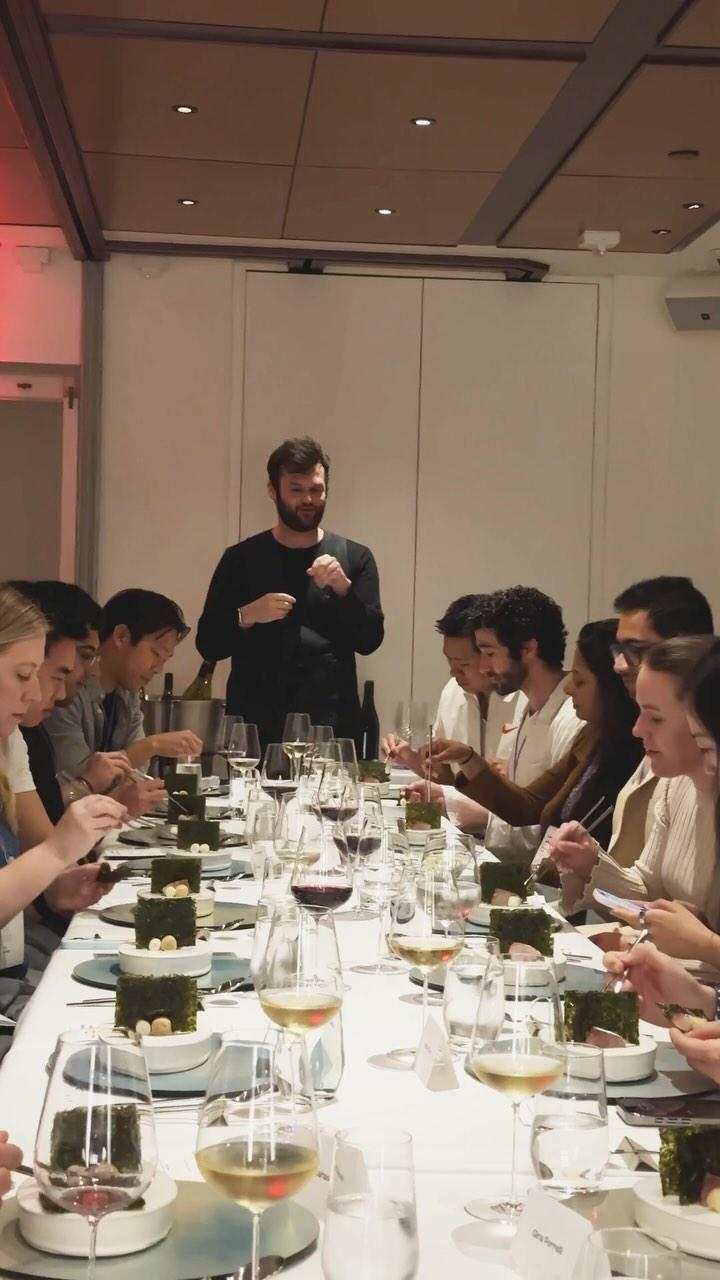 Reminiscing over our private founders dinner at a Korean fine dining restaurant ๐ธ Founders who raised more than $10M or $10M+ ARR were in attendance. Link in bio for the next one!
Big thank you to our co-hosts Athena, Vouch, and Justworks!
#dinner #founders #startup #supermomos #tech #nyc